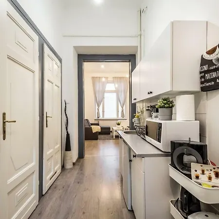 Modern And Stylish Close To The Danube Appartamento Budapest