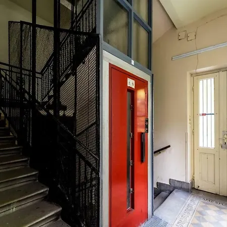 Modern And Stylish Close To The Danube Appartamento